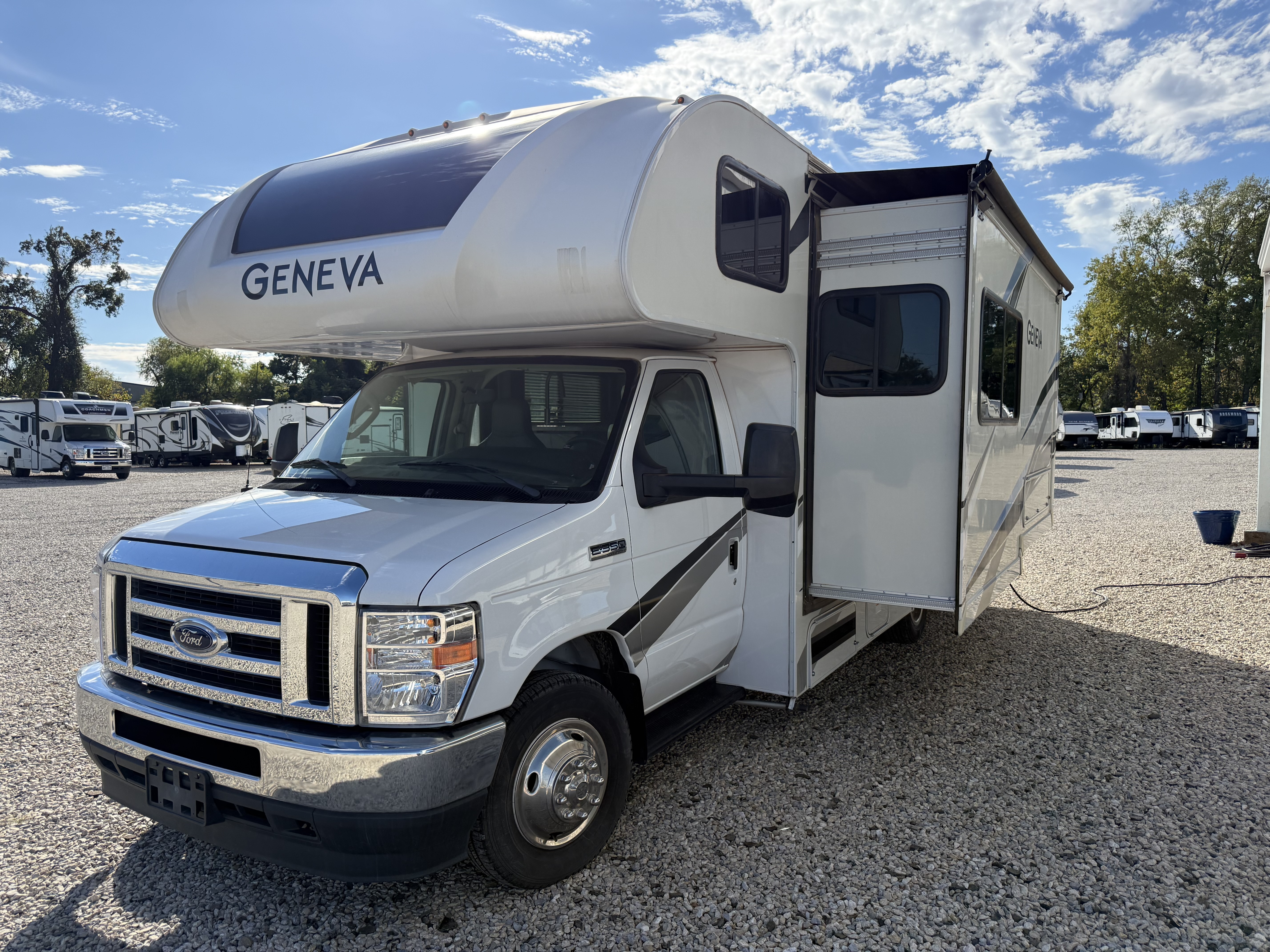 2023 Thor Motor Coach Geneva 25VA - Image 3