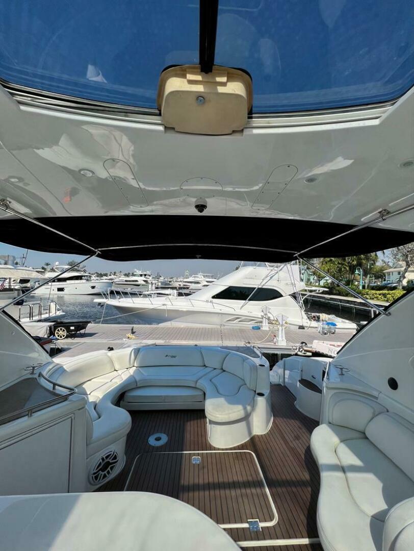 2011 Cruisers Yachts 560 Express - Image 4