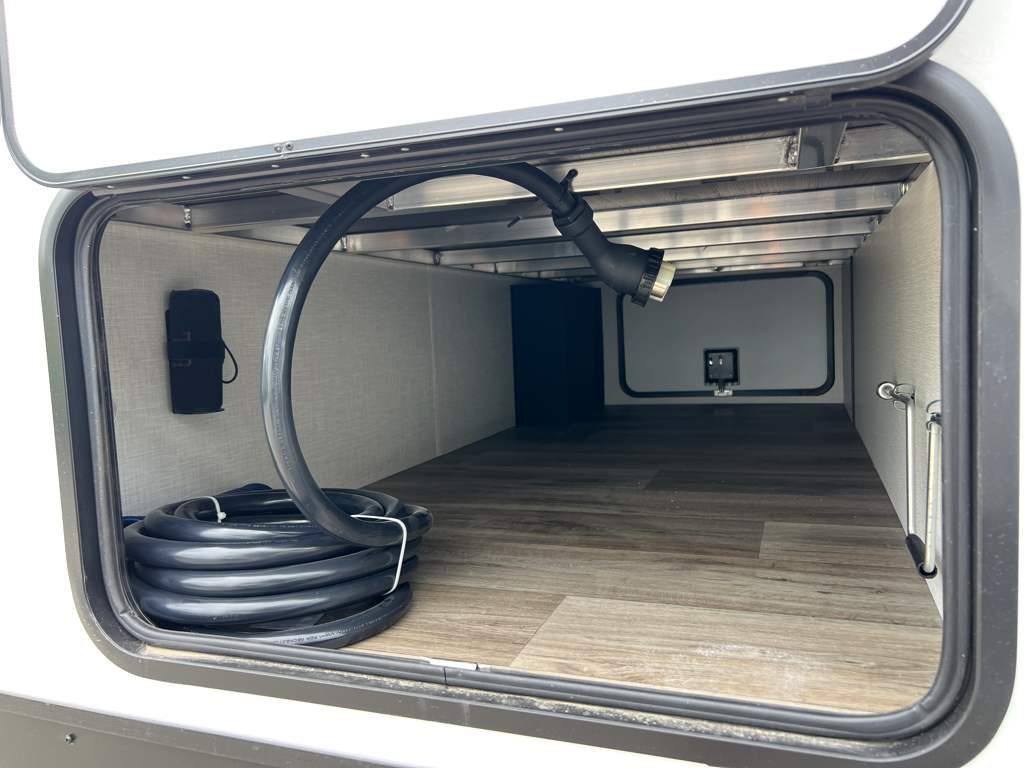 2026 VENTURE RV SPORTTREK 251VFK - Image 5