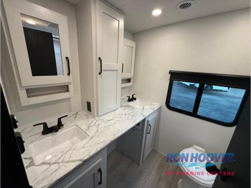 2026 PALOMINO 3300FLBS - Image 10