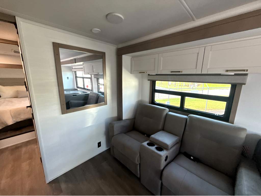 2027 JAYCO GREYHAWK 30Z - Image 32
