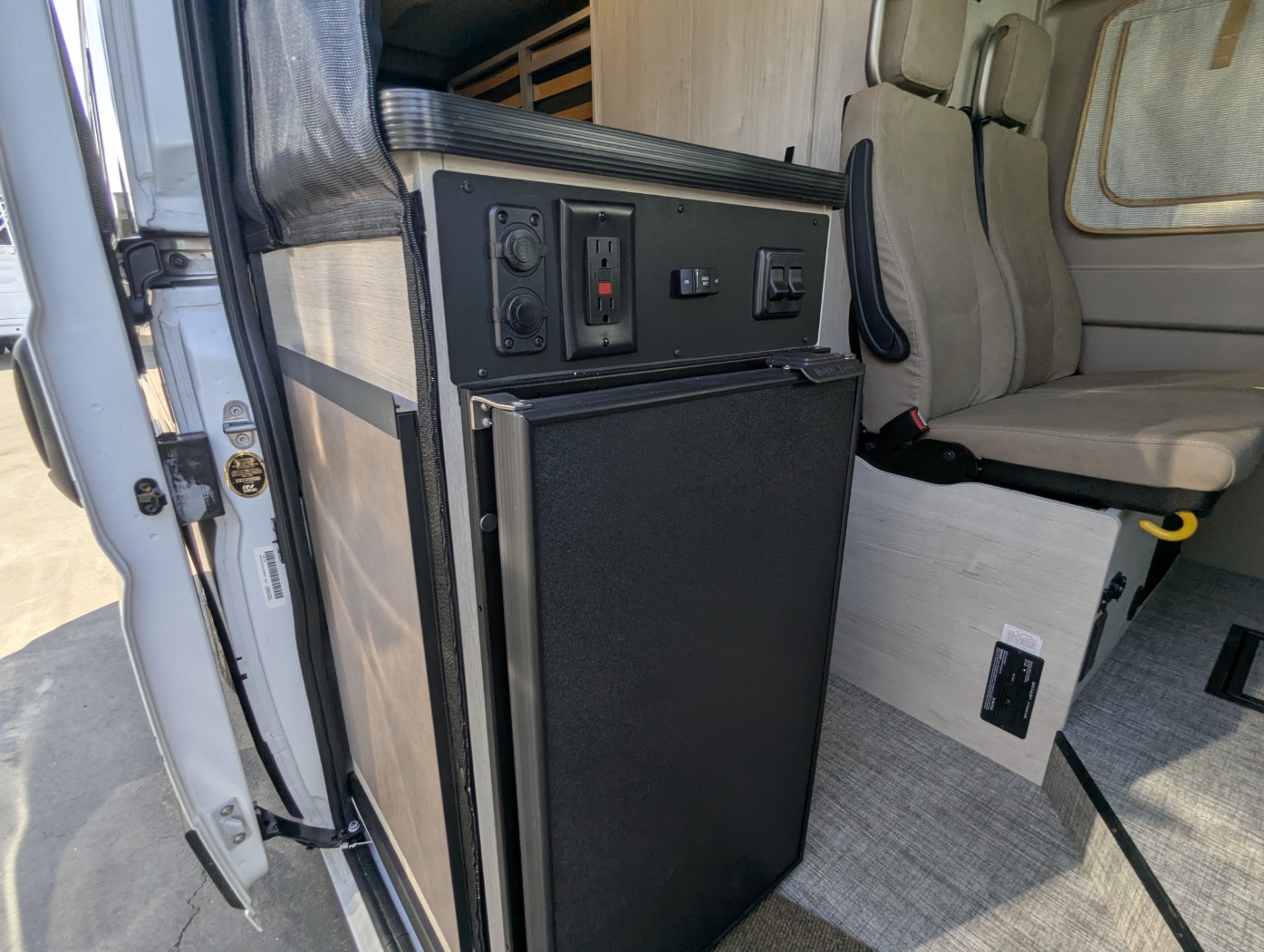 2027 Winnebago Solis 59PX - Image 14