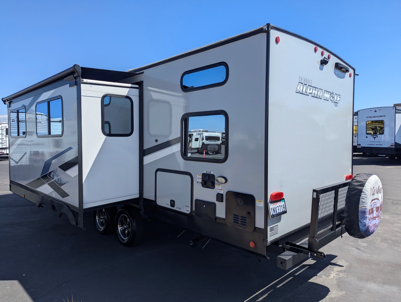2023 Forest River Cherokee Alpha Wolf 26DBH-L - Image 5