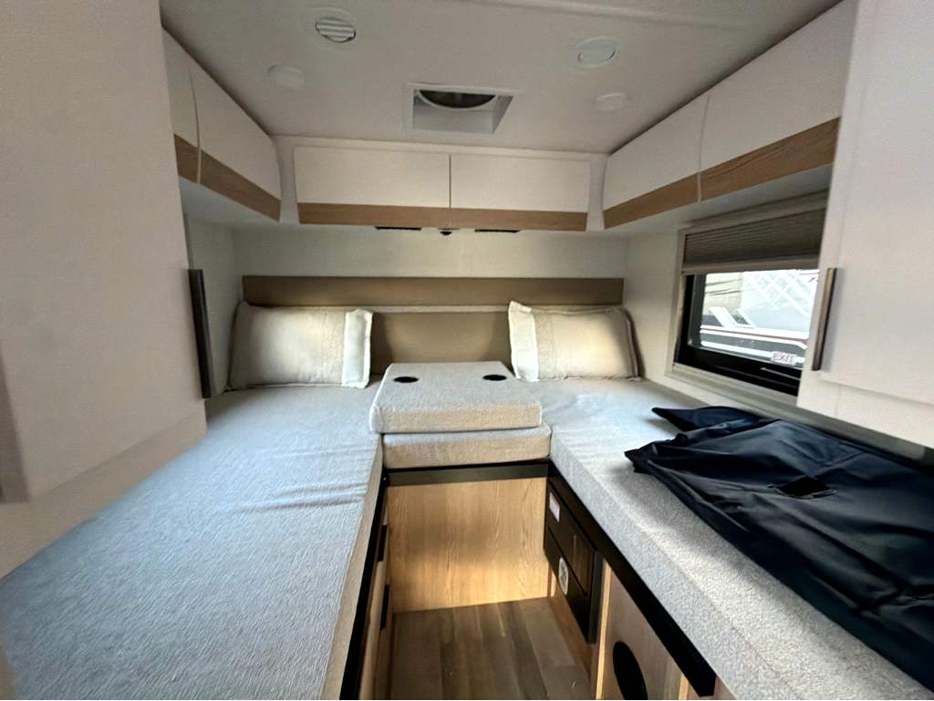 2027 THOR MOTOR COACH TIBURON 24XL - Image 22