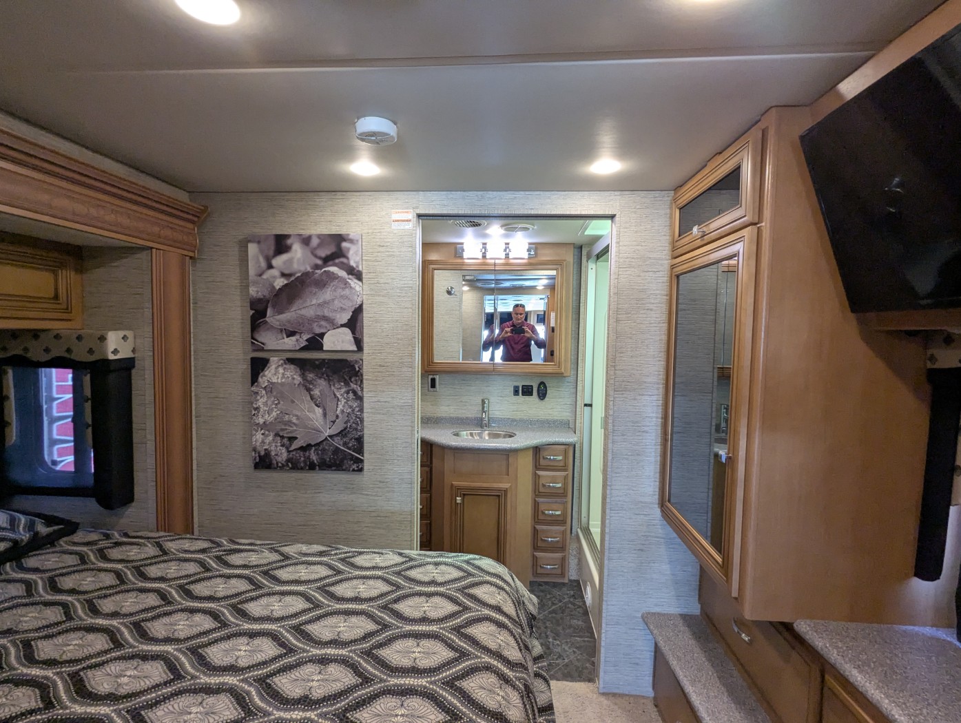 2016 Newmar Bay Star 3403 - Image 30