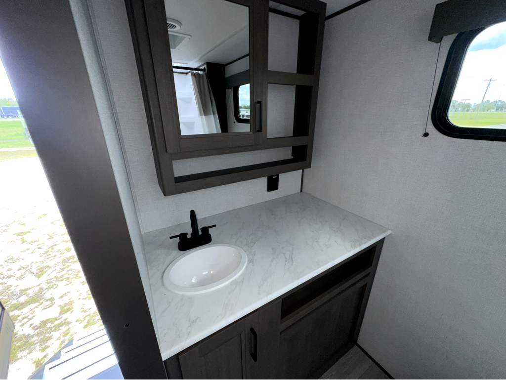2026 GRAND DESIGN TRANSCEND 22RBX - Image 26