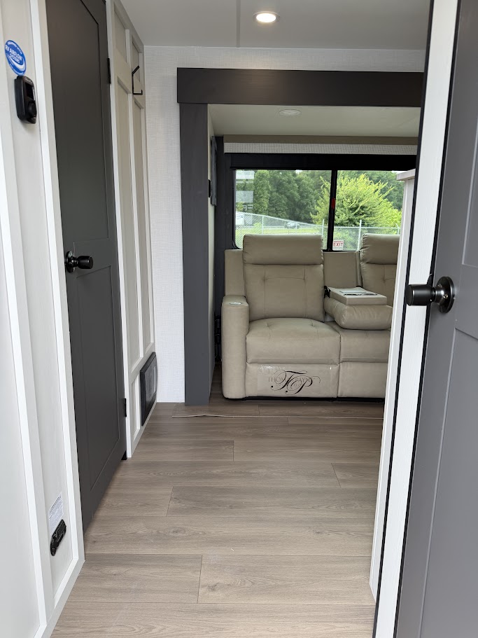 2027 VENTURE RV STRATUS 261VRB - Image 52