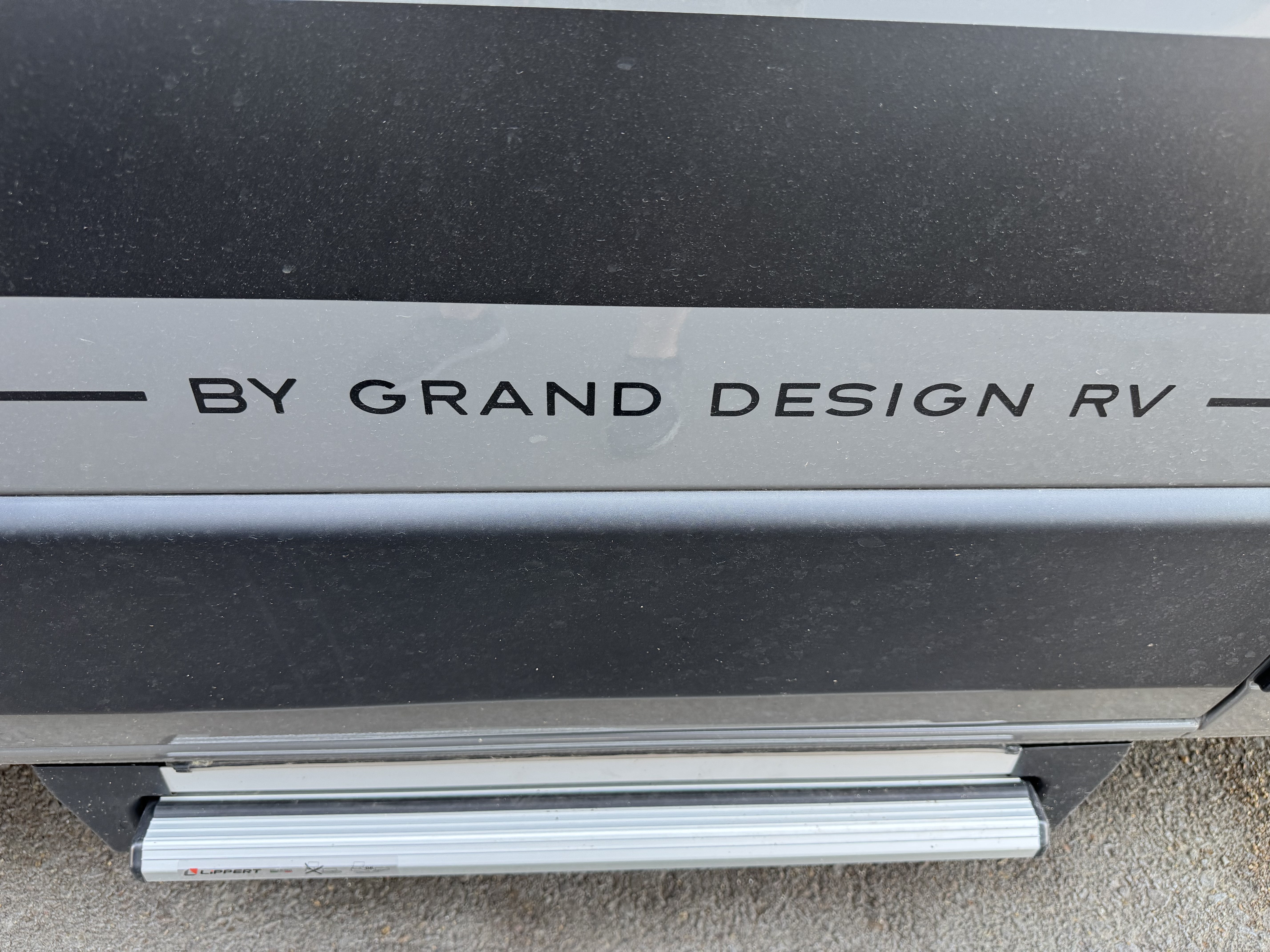 2027 GRAND DESIGN LINEAGE SERIESVP LVP2 - Image 13