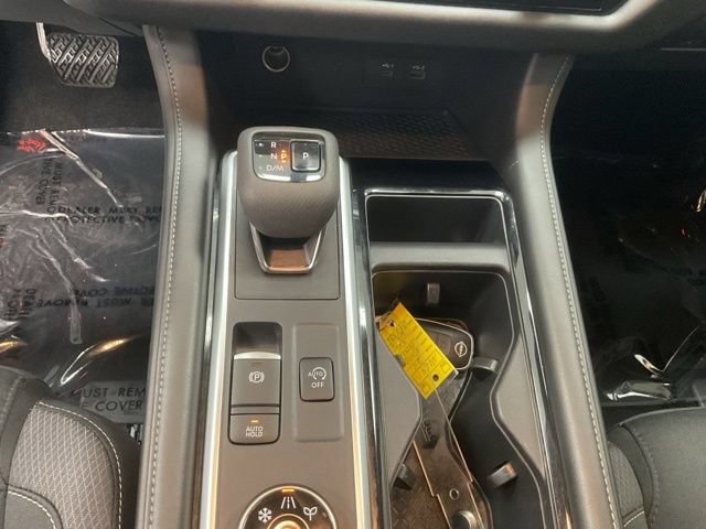 2024 Nissan Pathfinder Utility 4D SV 4WD - Image 24