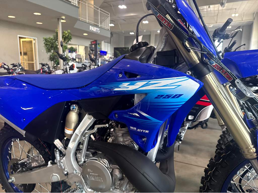 2027 Yamaha YZ250 - Image 2