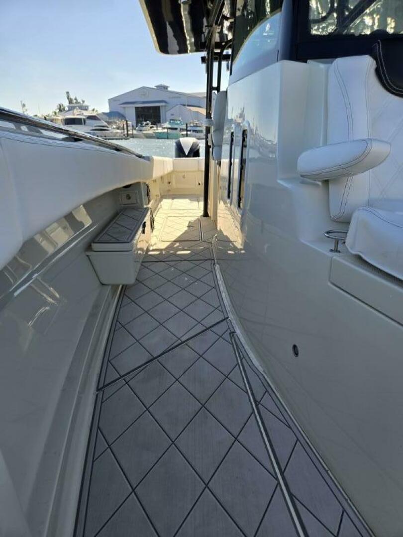 2018 HCB 42 Siesta - Image 36