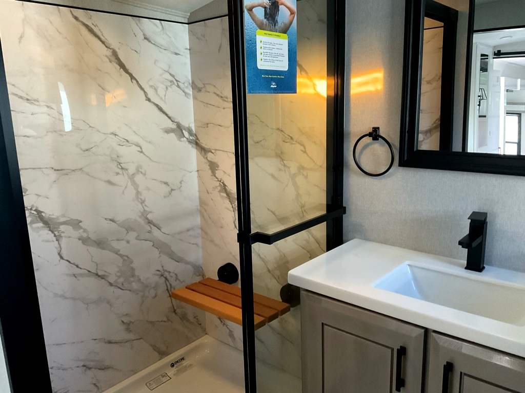 2026 JAYCO PINNACLE 39 FLOK - Image 22