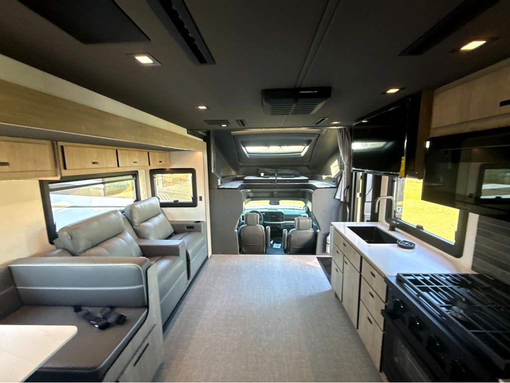 2027 GRAND DESIGN LINEAGE SERIESF 31ZW - Image 18