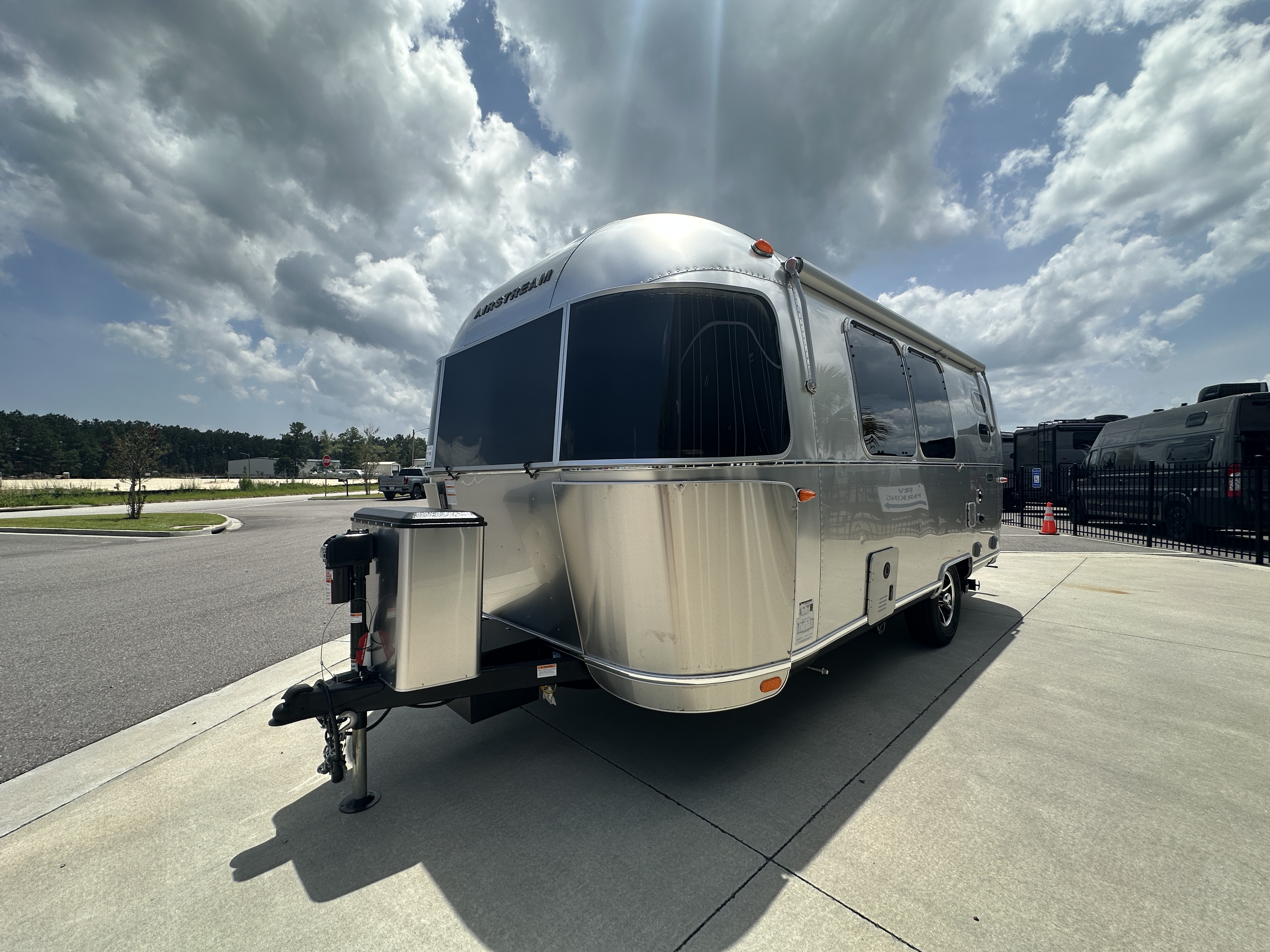 2027 Airstream Caravel 20FB - Image 8