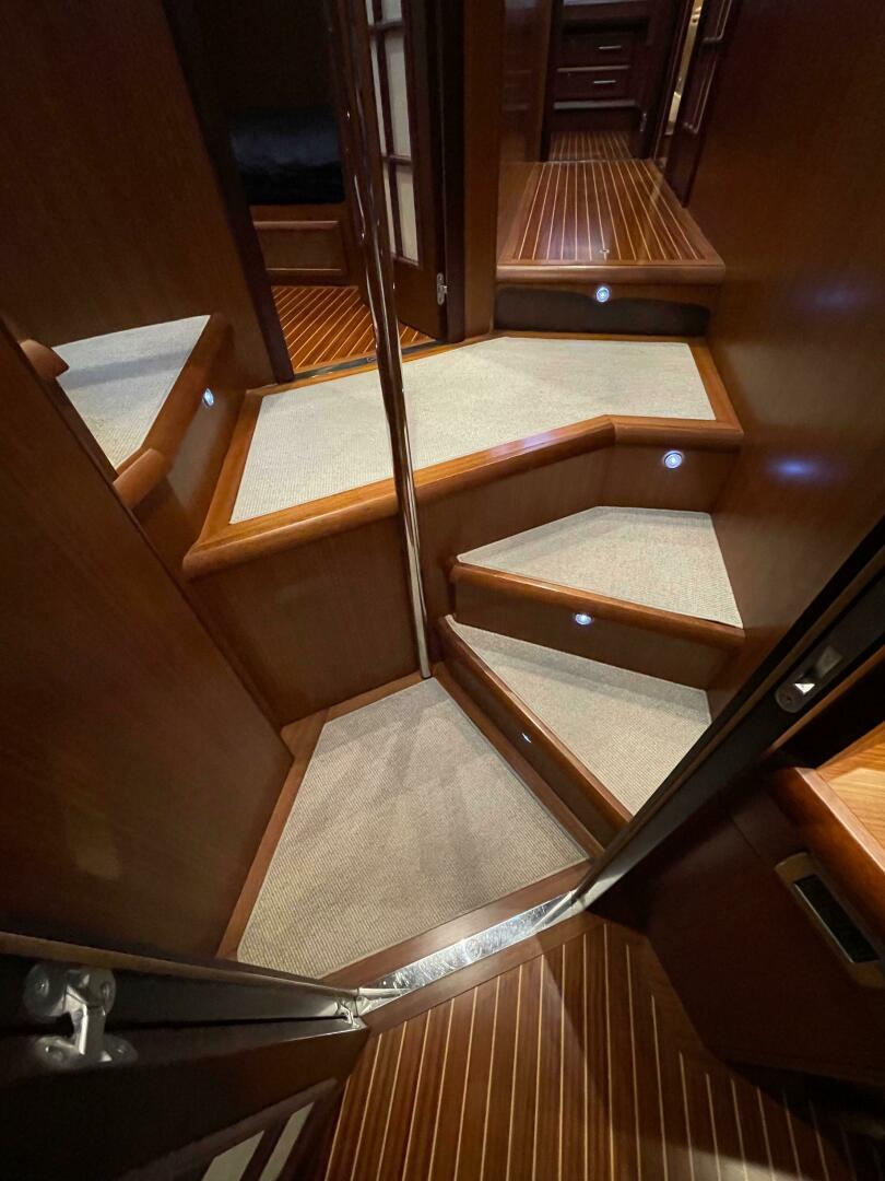 2006 Mochi Craft 74' Dolphin - Image 52
