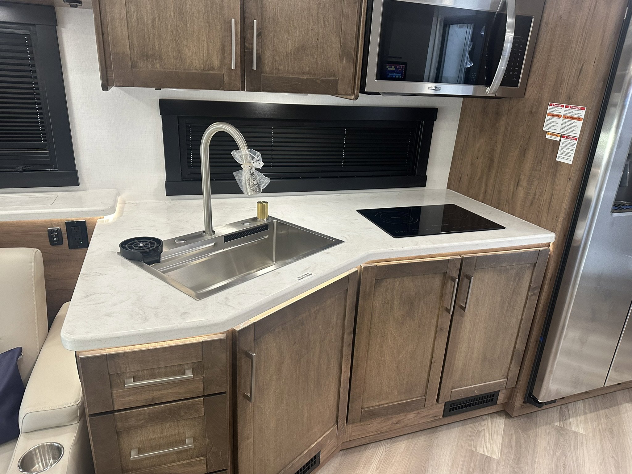 2026 JAYCO SENECA 37M - Image 23