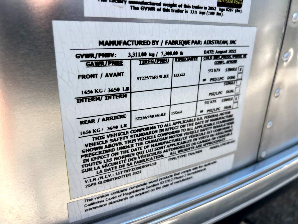 2022 AIRSTREAM GLOBETROTTER 25FBT - Image 25