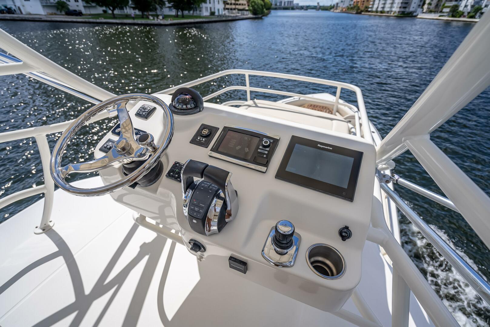 2016 Boston Whaler - Image 99