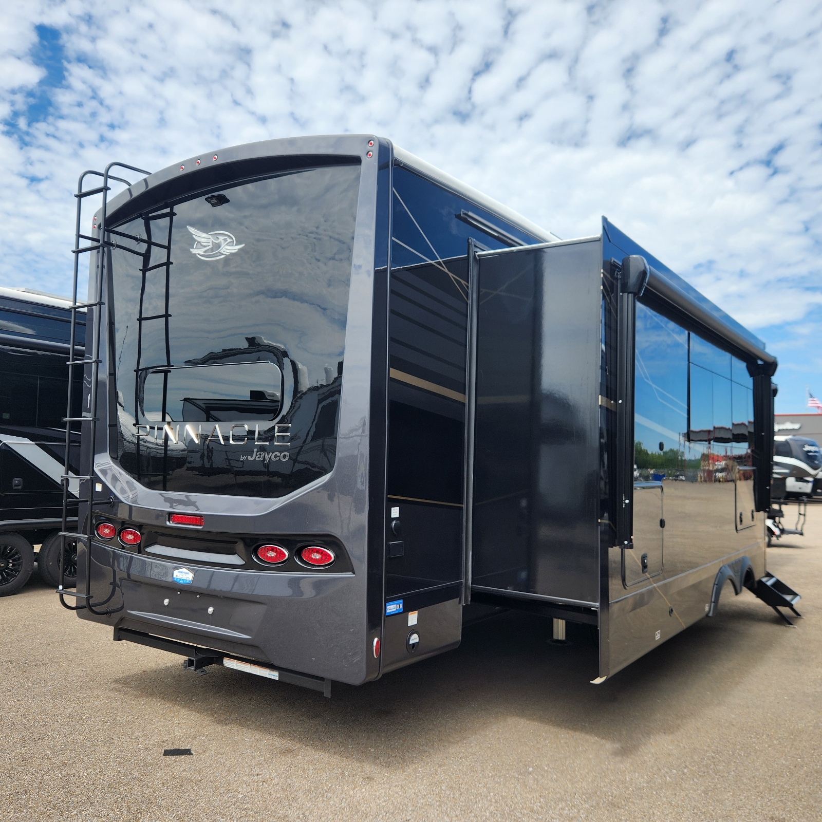 2026 JAYCO PINNACLE 38FBRK - Image 4