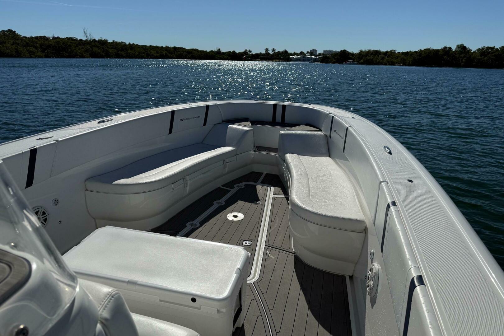 2020 Midnight Express 34 Open - Image 9