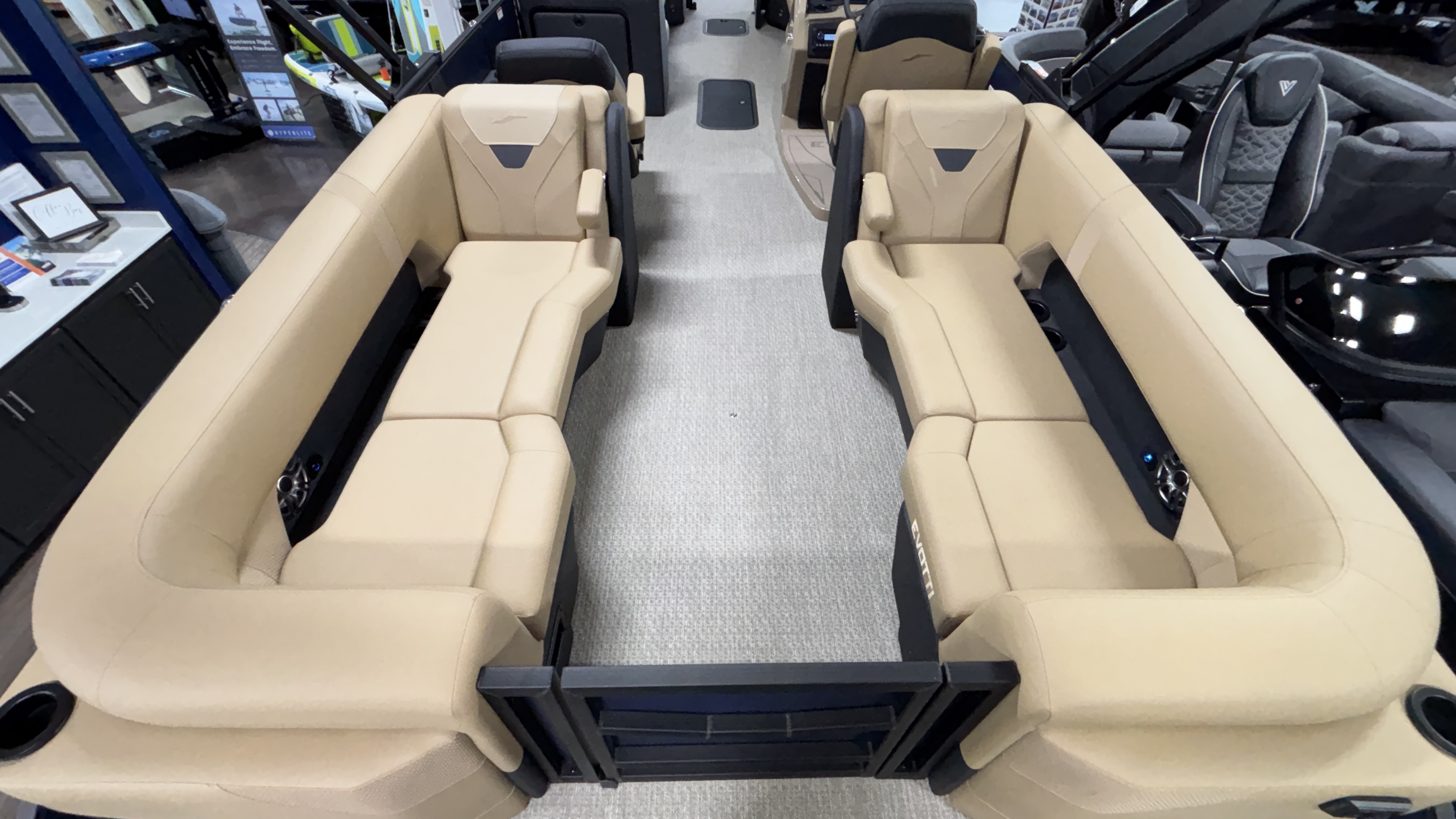 2026 Evotti 525 Quad Lounge - Image 12