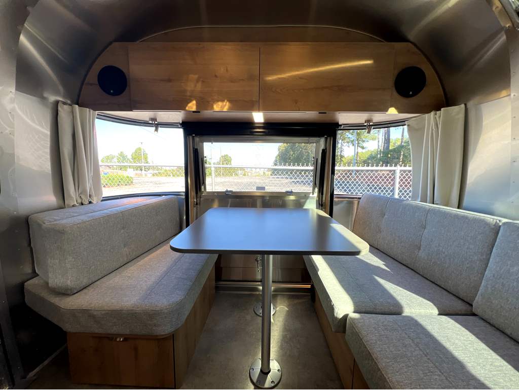 2027 AIRSTREAM TRADE WIND 27FBQ - Image 7