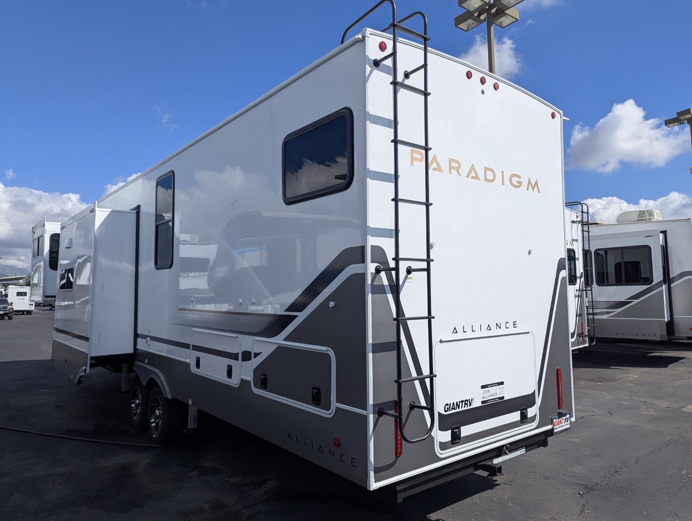 2026 Alliance RV Paradigm 385FL - Image 3