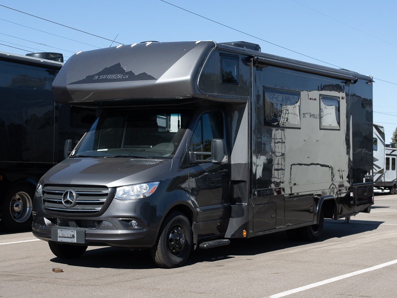 2025 Dynamax Isata 3 Series 24SSSFXM - Image 4