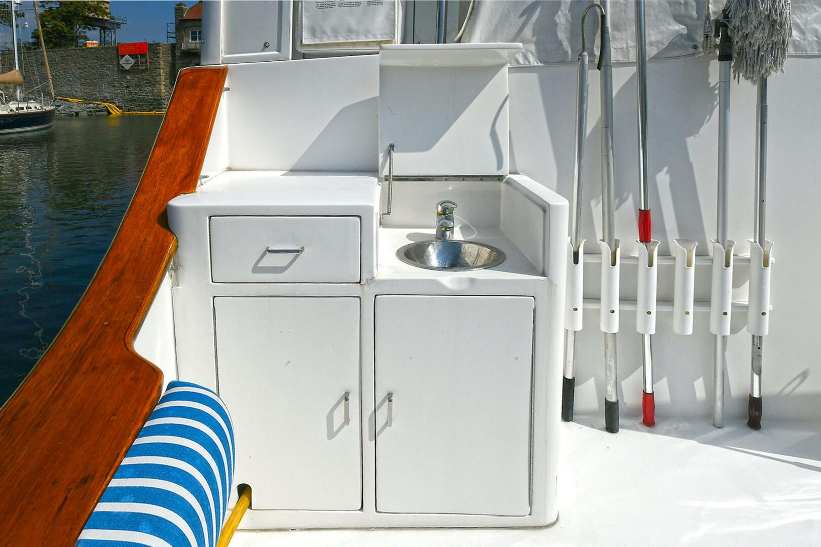 2002 Grand Alaskan Flushdeck - Image 7