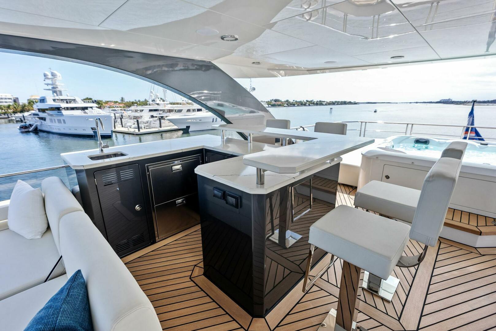 2024 Ocean Alexander 35 Revolution - Image 15