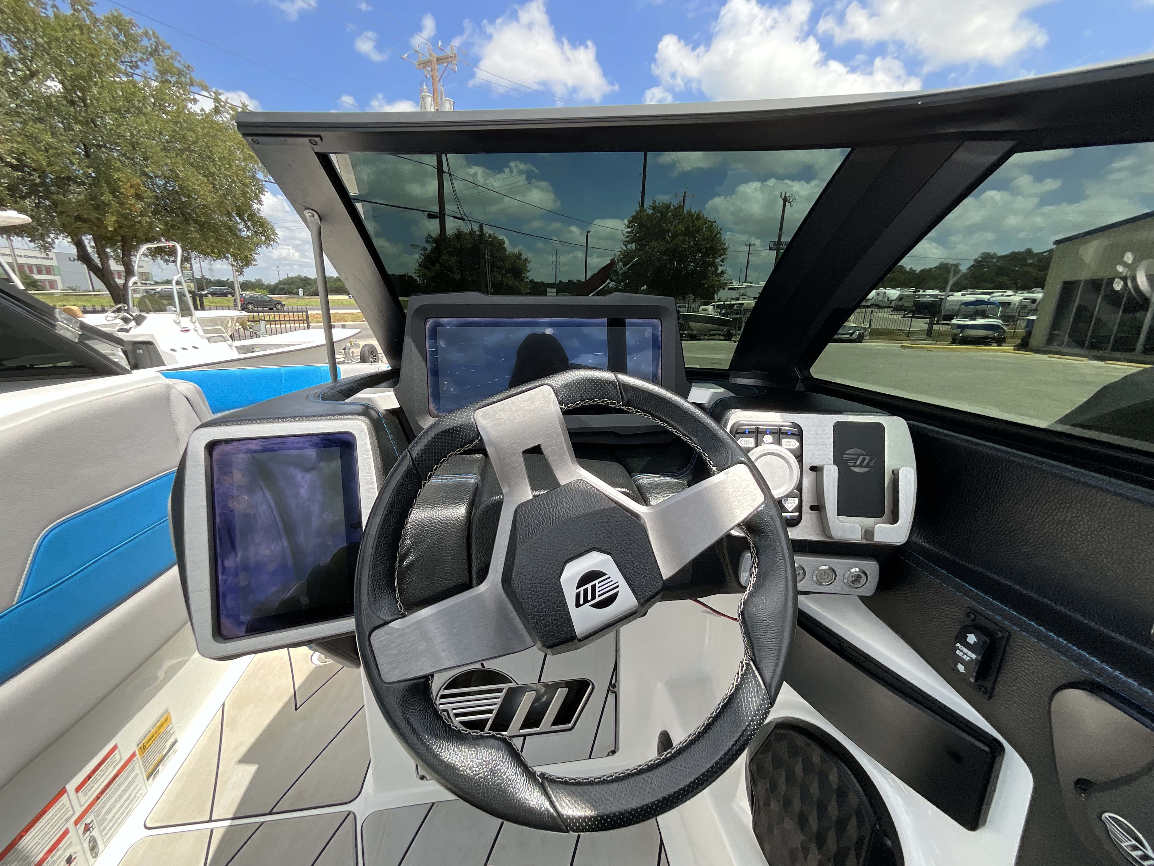 2022 MALIBU 23LSV - Image 27