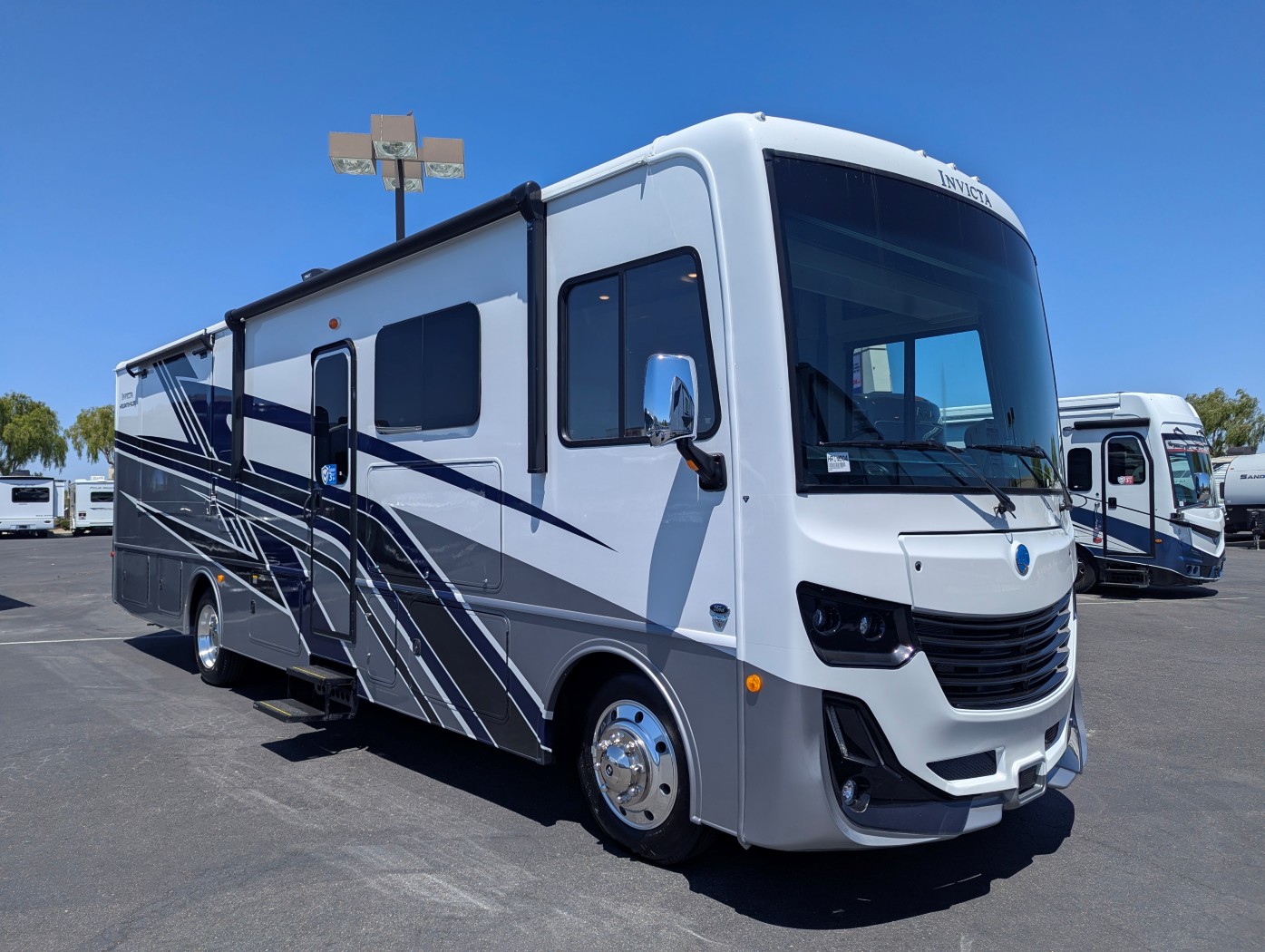 2026 Holiday Rambler Invicta 33HB - Image 1