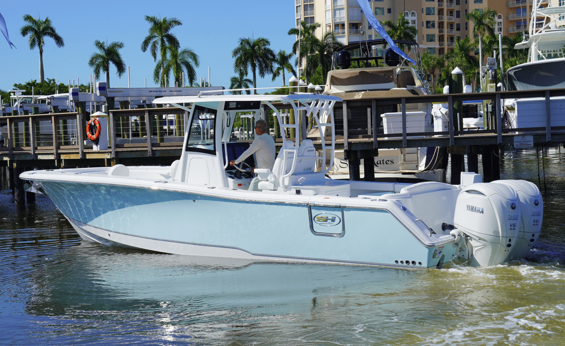 2027 SEA HUNT ULTRA 305SE - Image 8