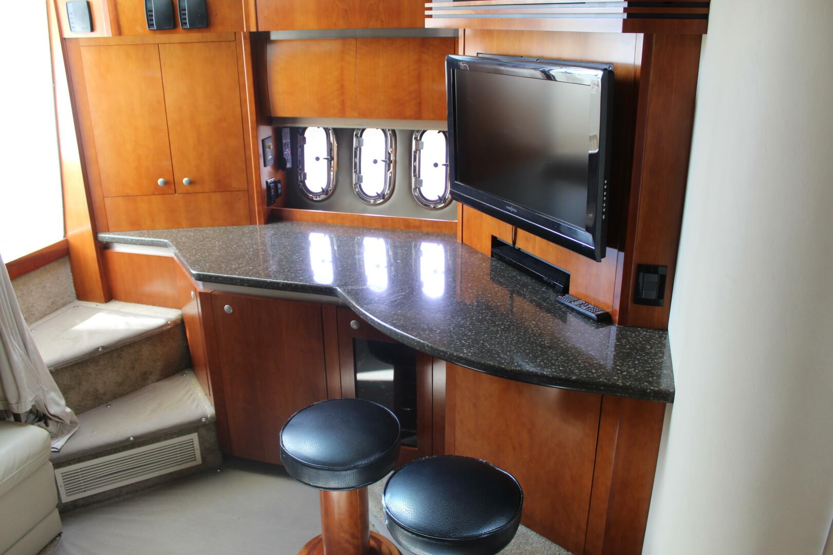 2007 Cruisers Yachts 420 Express - Image 23