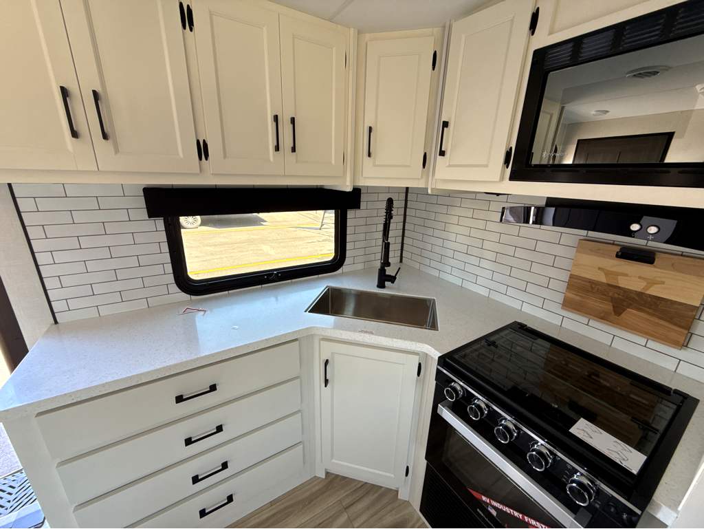 2026 VENTURE RV SPORTTREK 272VRK - Image 11
