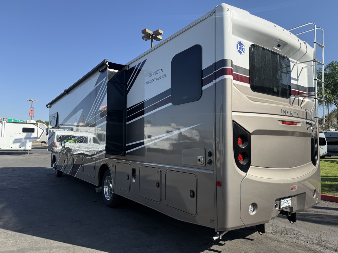 2025 Holiday Rambler Invicta 36Y - Image 4