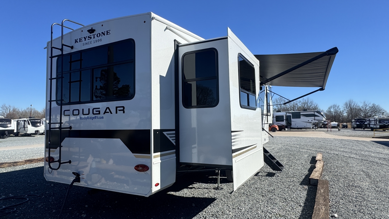 2026 Keystone Cougar 1776 Edition 320RDS - Image 8