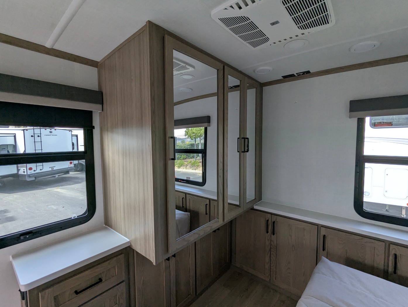 2026 Forest River Rockwood Signature 8339FK - Image 24