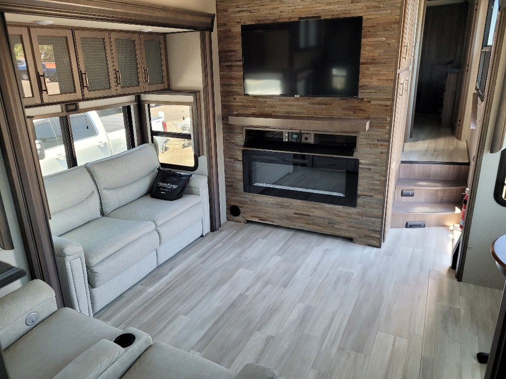 2022 Grand Design Solitude 390RK - Image 14