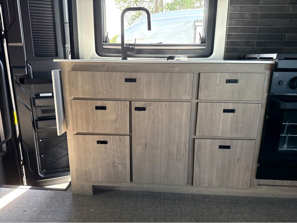 2027 GRAND DESIGN LINEAGE SERIES F 31ZW - Image 14