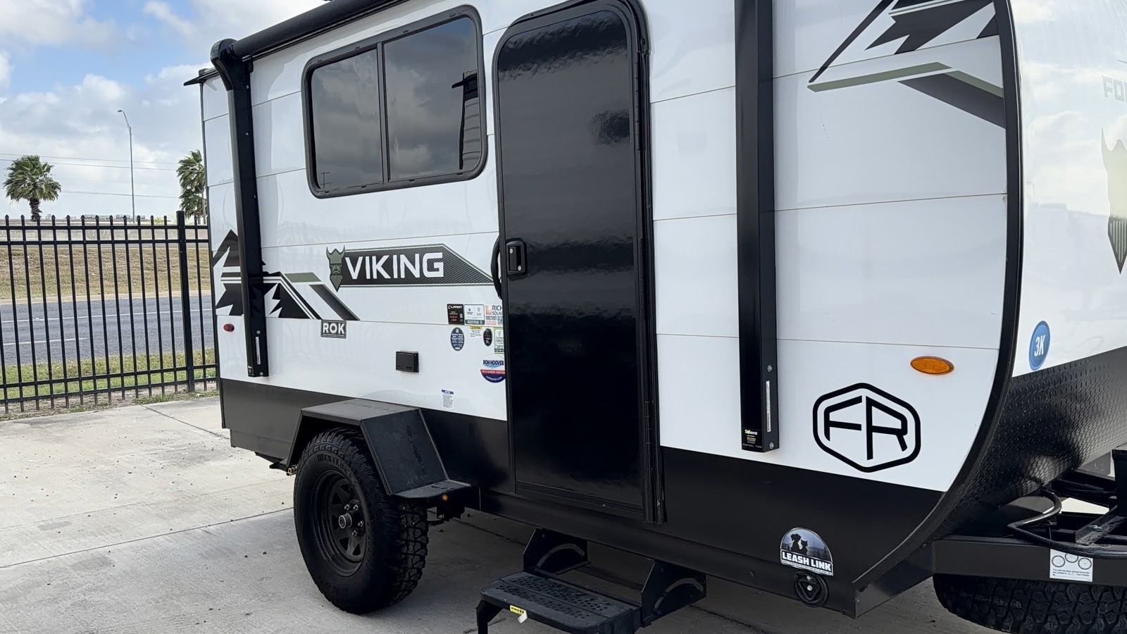 2025 COACHMEN VIKING 12000ROK - Image 10