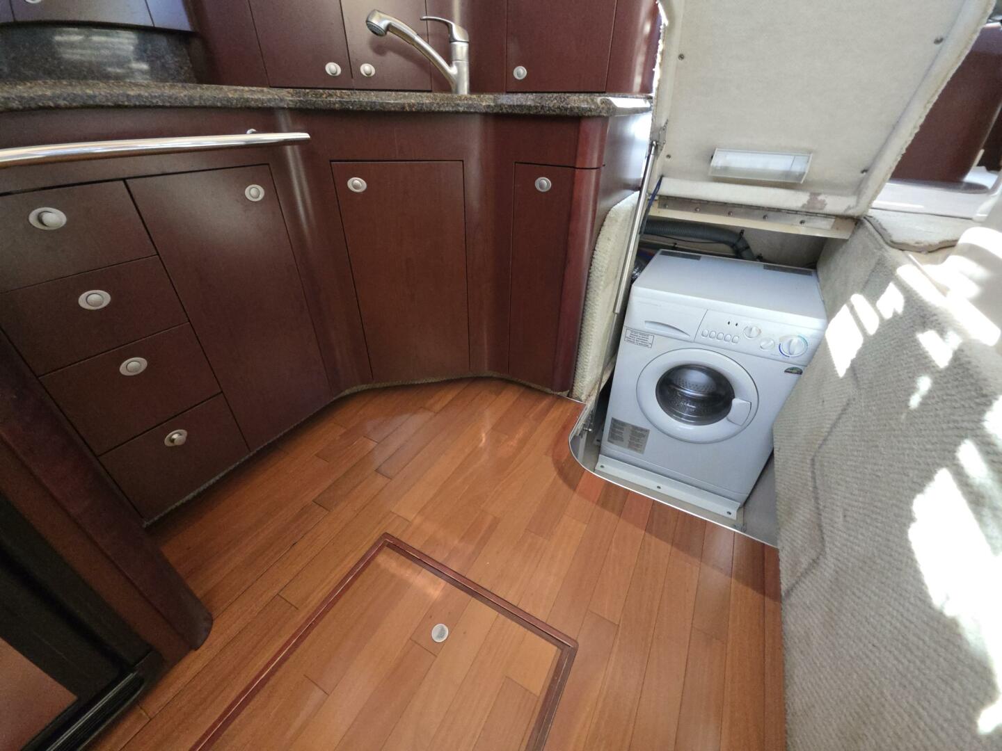 2007 Sea Ray 44 Sedan Bridge - Image 21
