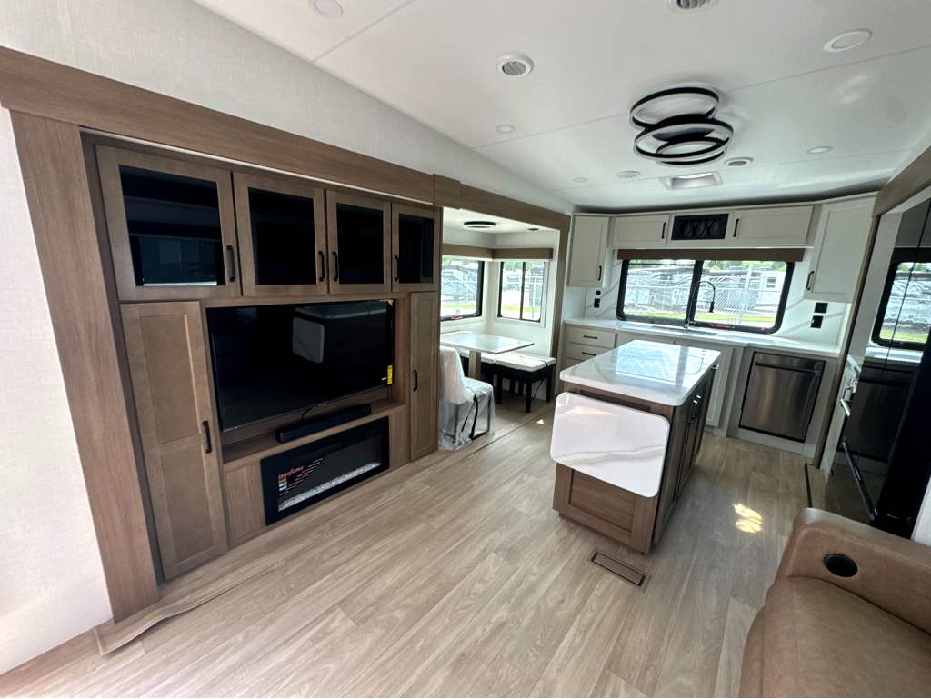 2027 VENTURE RV SPORTTREK 353VRK - Image 10