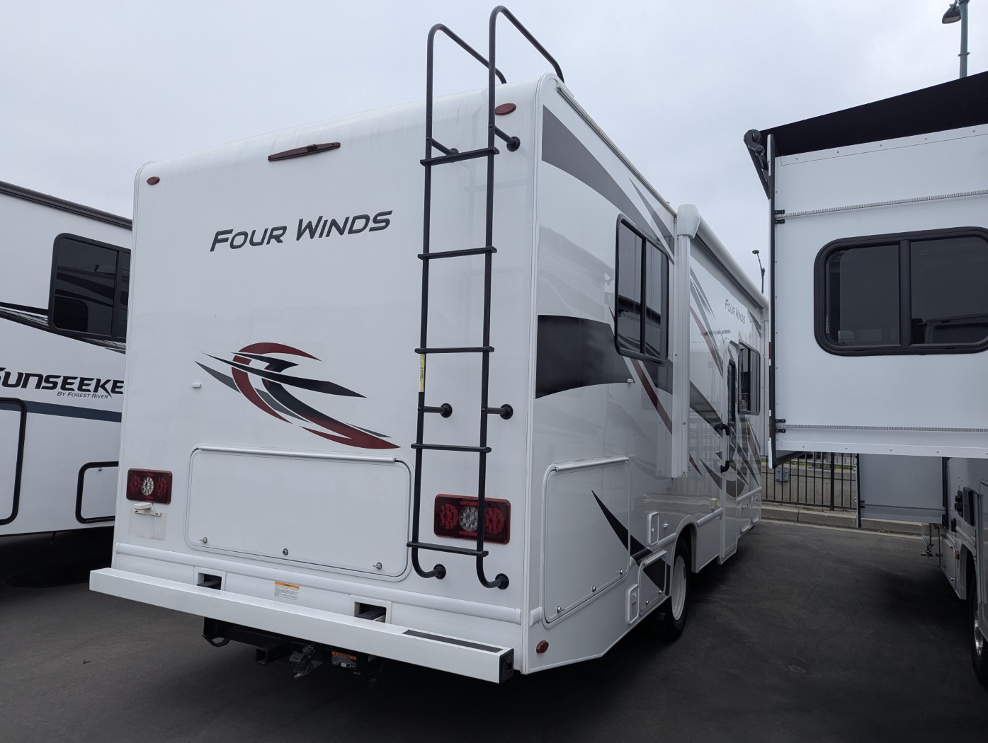 2024 Thor Motor Coach Four Winds 28Z - Image 4