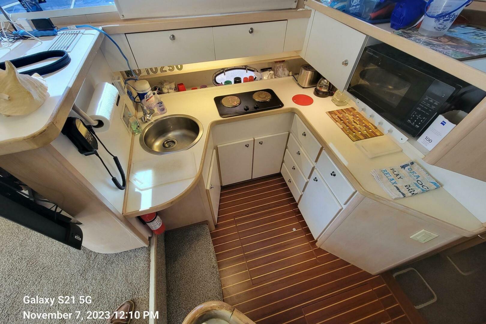 1994 Tiara Yachts 3600 Convertible - Image 13