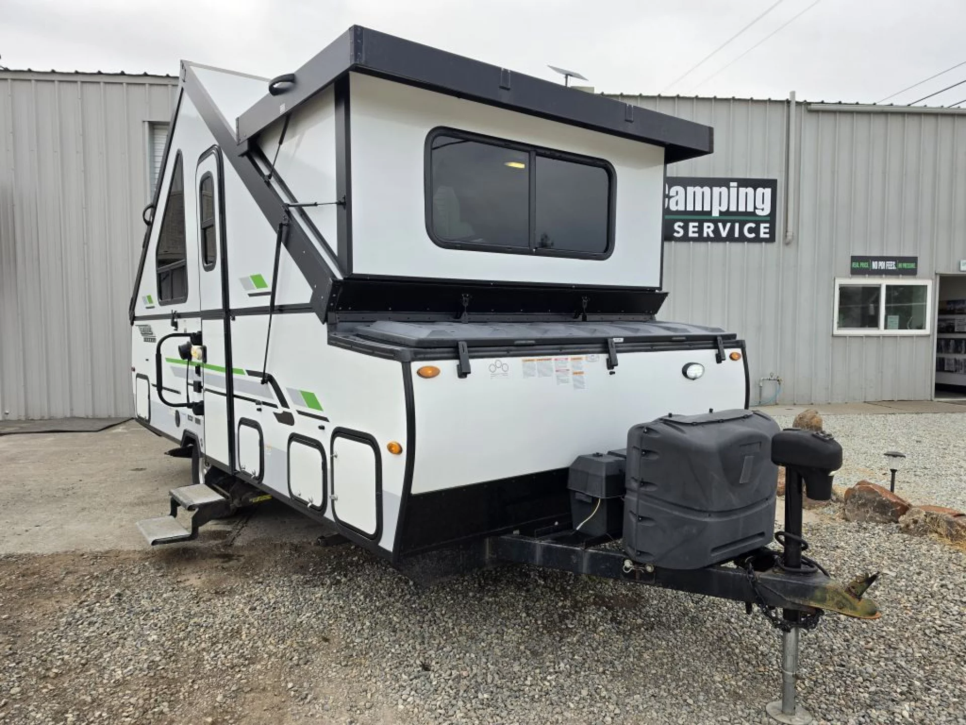 2021 FOREST RIVER ROCKWOOD HARD SIDE A213HW - Image 1
