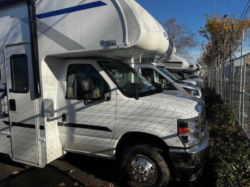 2026 Thor Motor Coach Four Winds Espec 22Z - Image 1