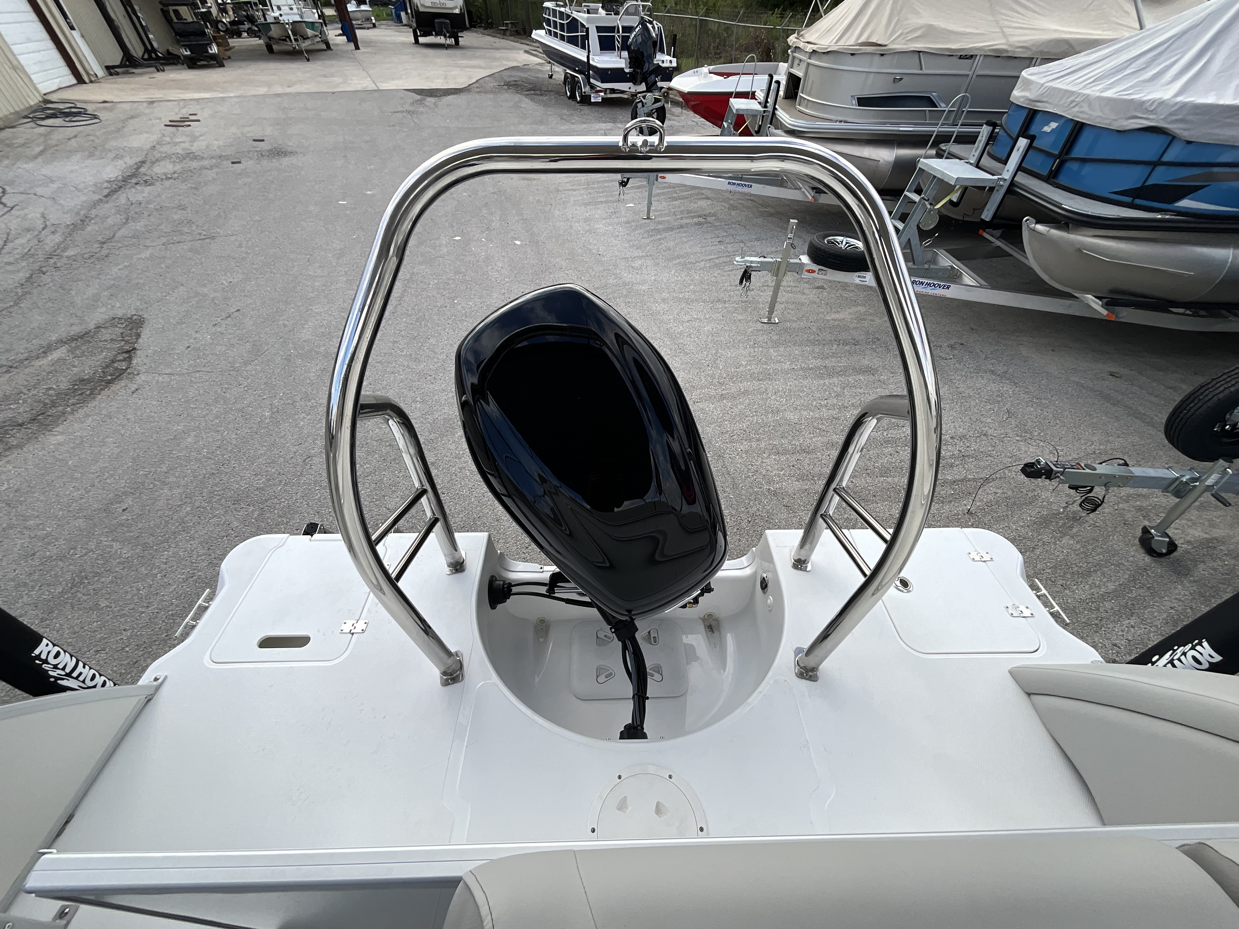 2027 Hurricane FunDeck 2360 REF - Image 7