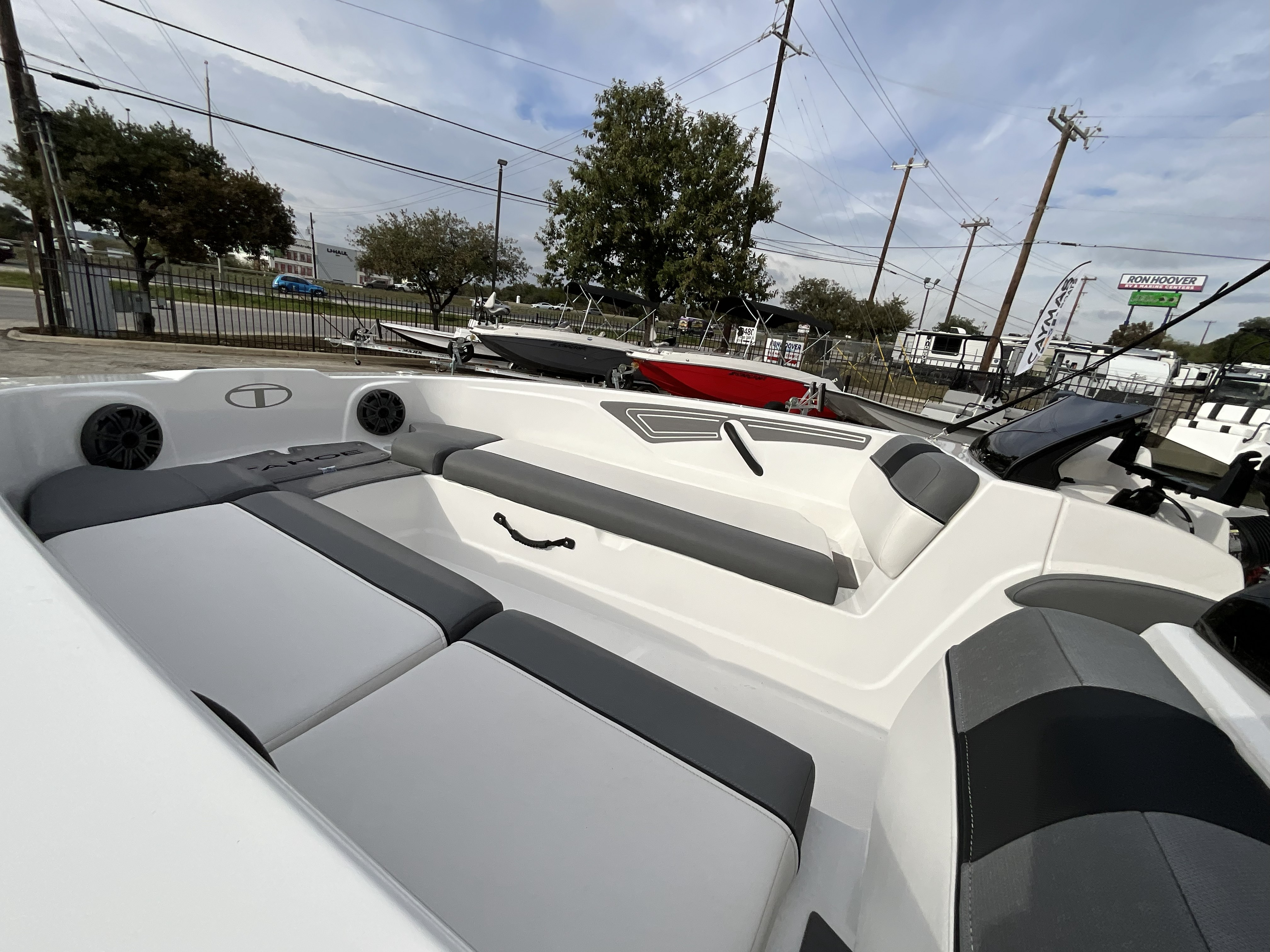 2024 TRACKER T21 - Image 14