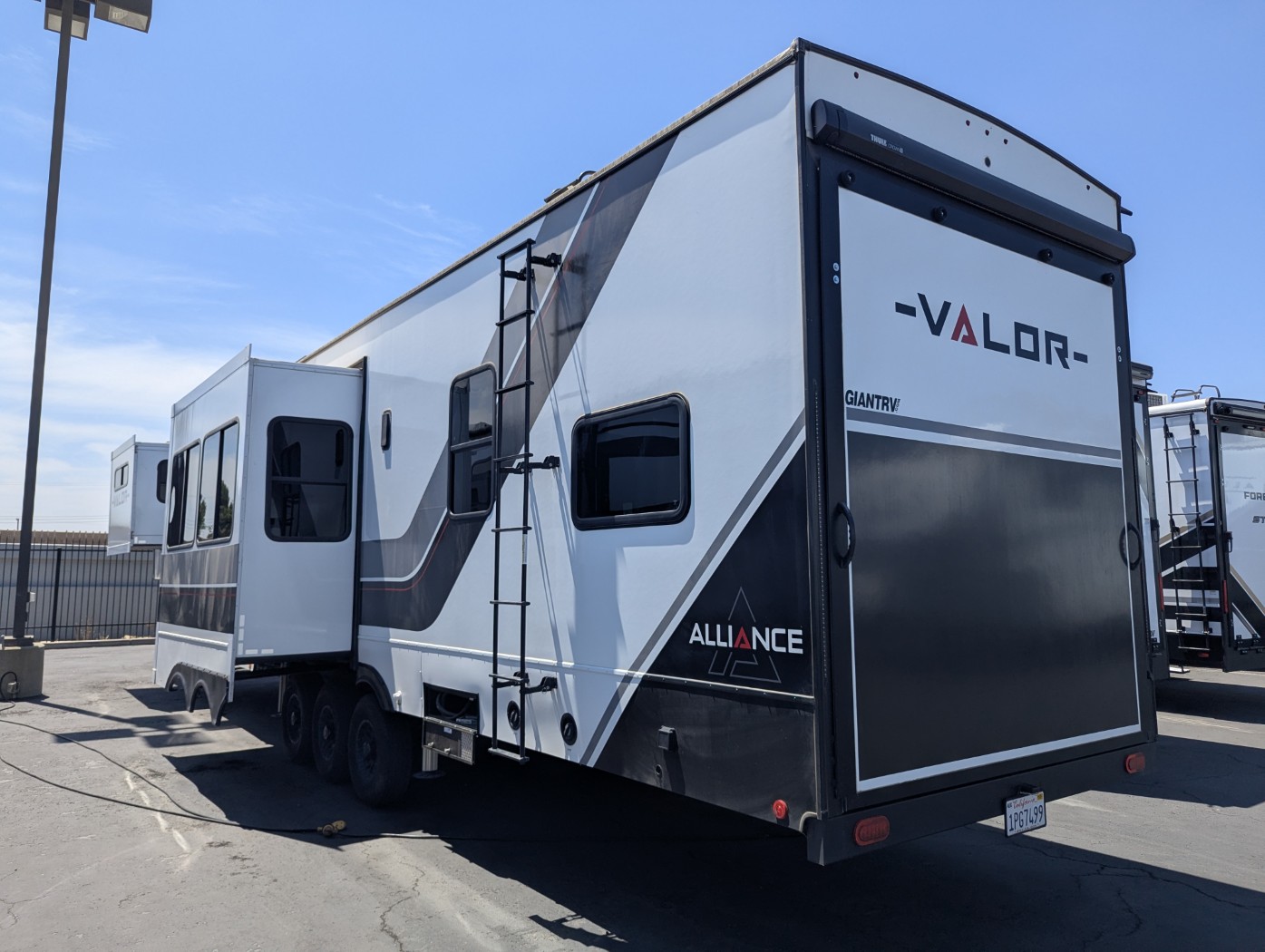 2024 Alliance RV Valor 44V14 - Image 10